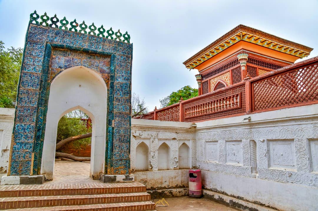 Yel Qiang Royal Tombs
