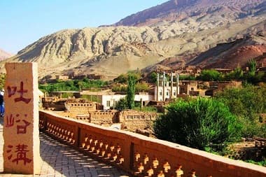 Tuyoq Village