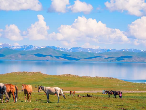 Son Kul Lake