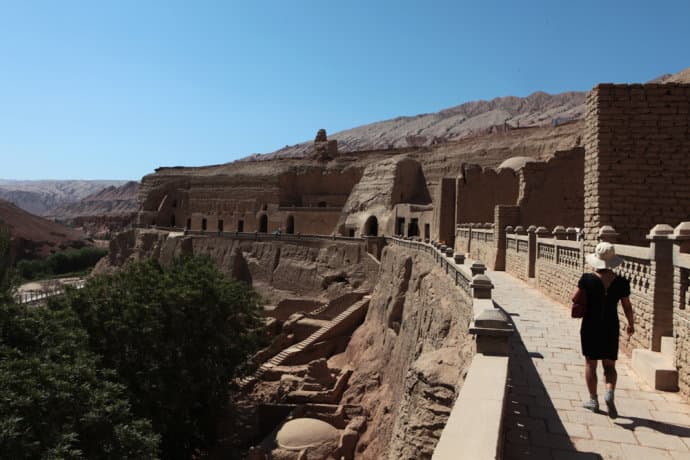 Bezklik Grottoes