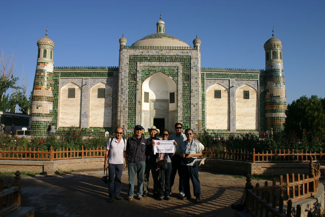 Apak Hoja Tomb