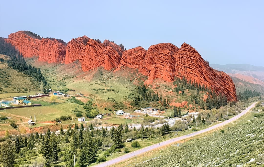 Jeti Oguz Gorge