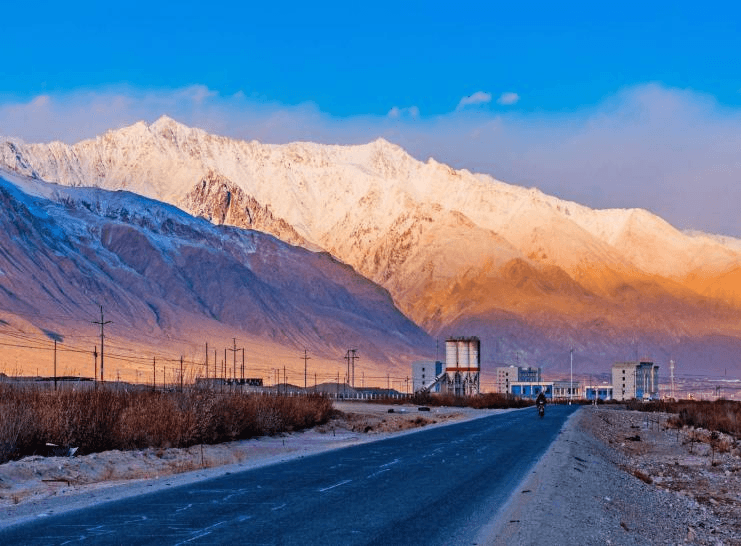Karakom Highway