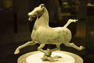 The Horse Treads The Swift Swallow