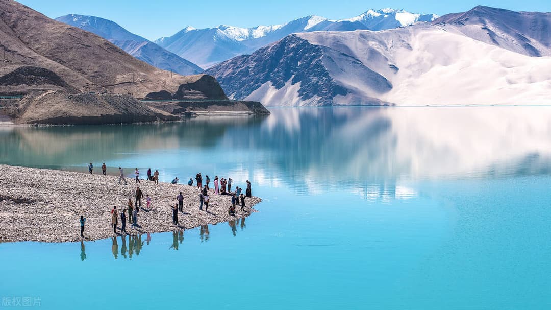Karakul Lake