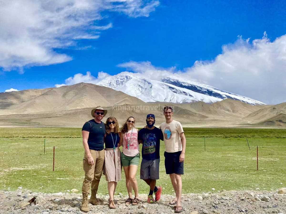 travelers-in-xinjiang.jpg