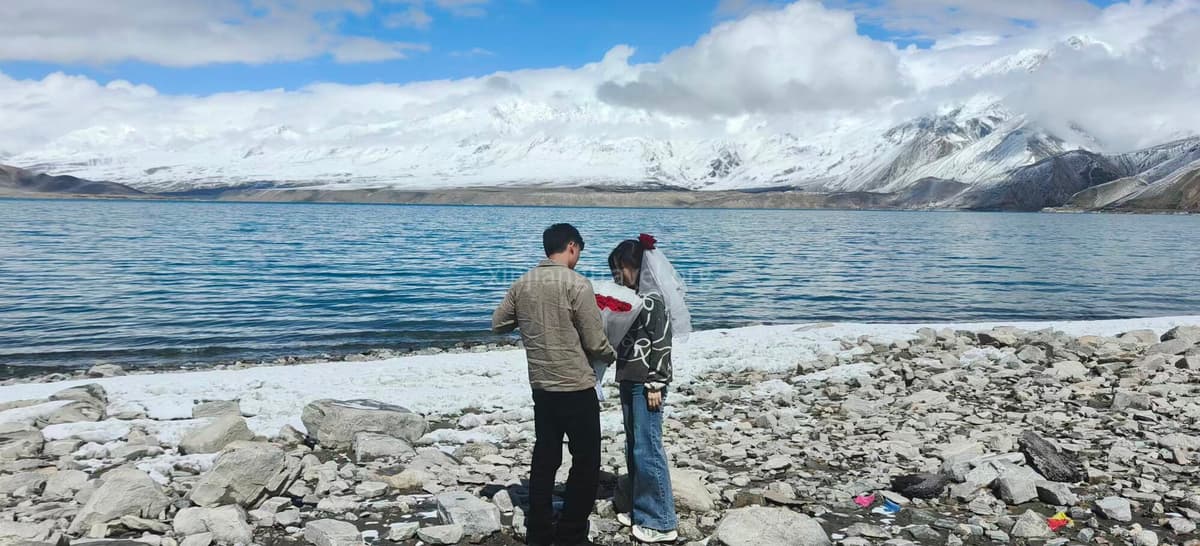 karakul-lake-kashgar-3 karakul-lake-kashgar-3