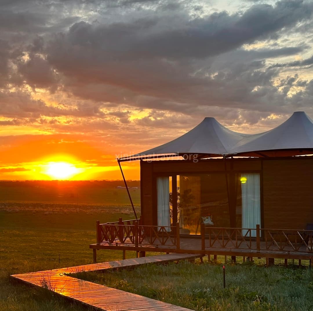 accommodation-costs-01.jpg