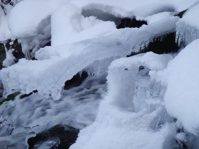 winter-heavenly-lake.jpeg