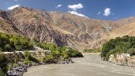 Pyanj-river-2