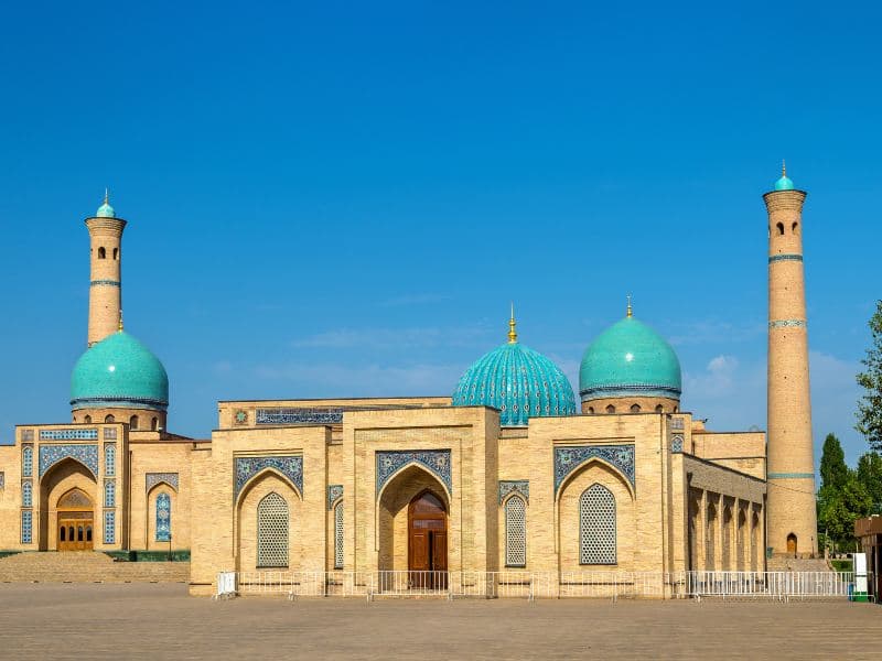 Mosque-on-khasty-imam-street