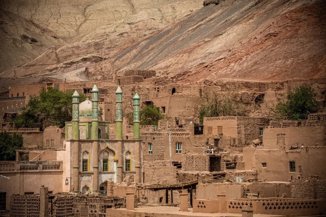 Tuyoq Village