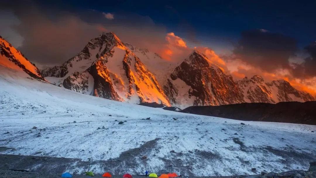 Baiyang River East Valley Glacier Camp