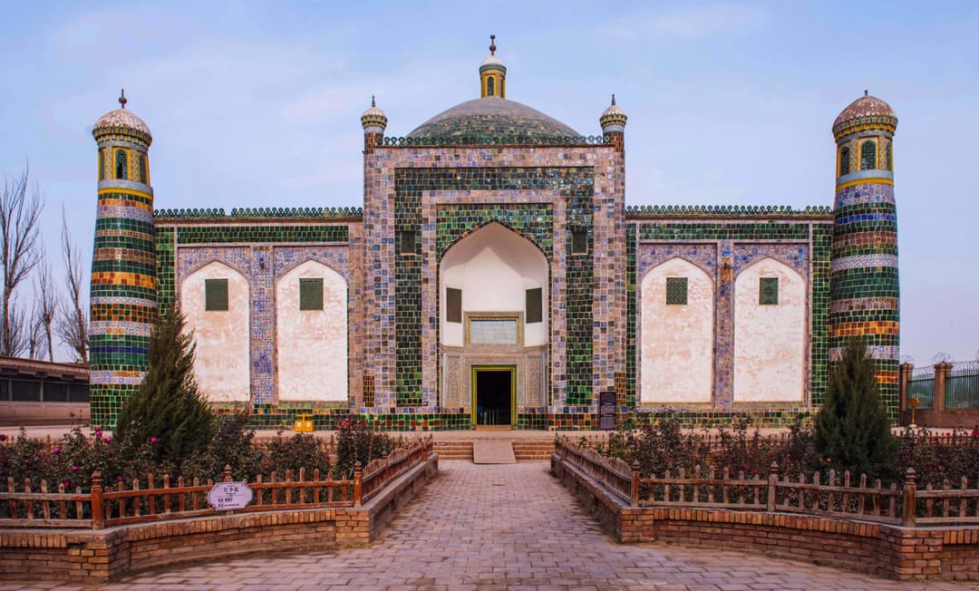 Apak Hoja Tomb