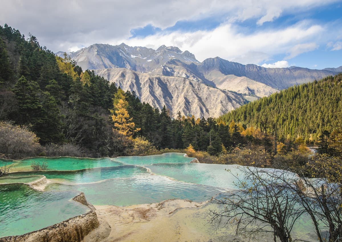 The-Scenery-of-the-Dragon-Ponds-3