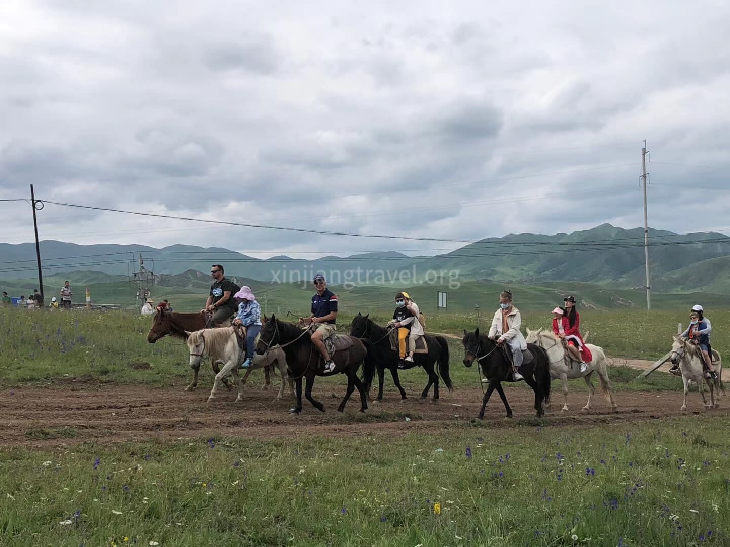 xinjiang-horseback-travel-1