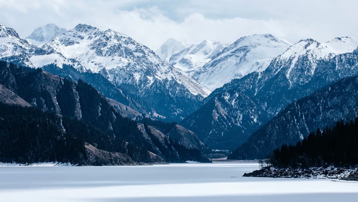 heavenly-lake.jpg