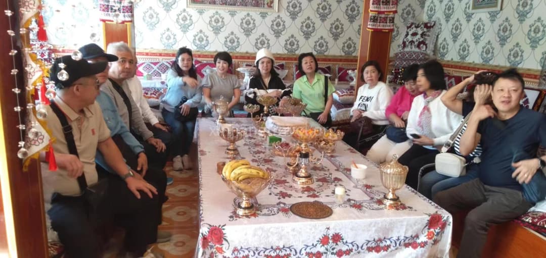 travelers-in-xinjiang.jpg