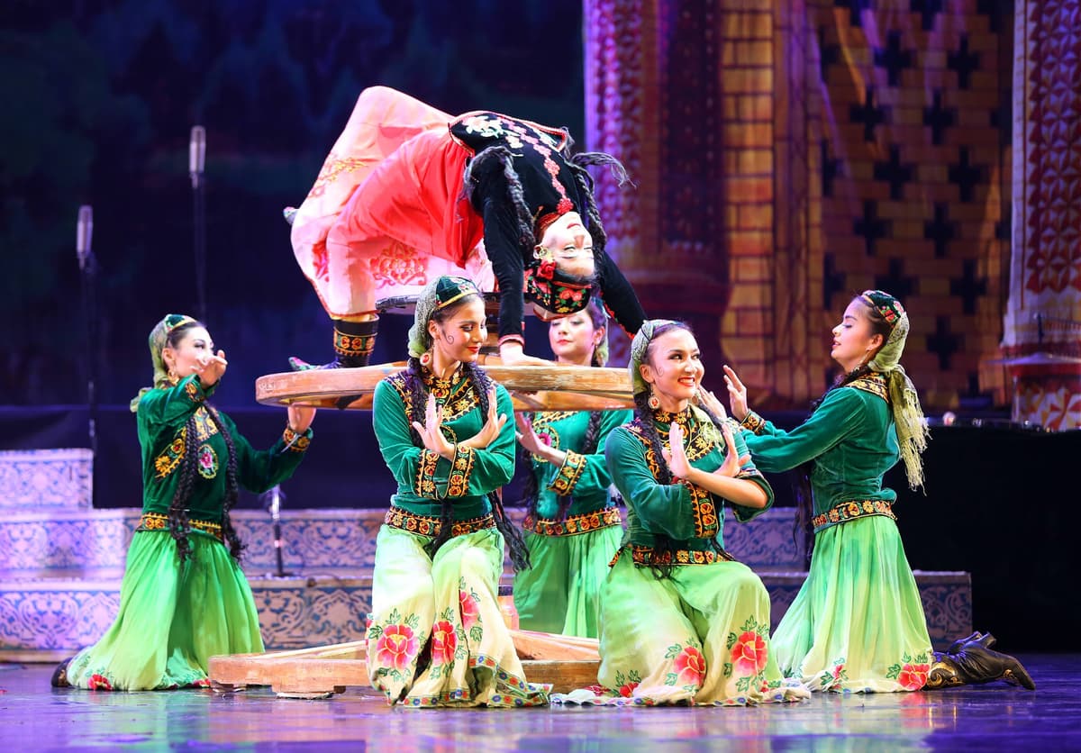 xinjiang-muqam-2.jpg xinjiang-muqam-2.jpg