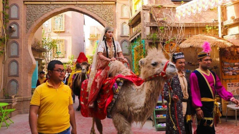 10-days-silk-road-travel-from-urumqi-to-bishkek-via-kashgar 10-days-silk-road-travel-from-urumqi-to-bishkek-via-kashgar