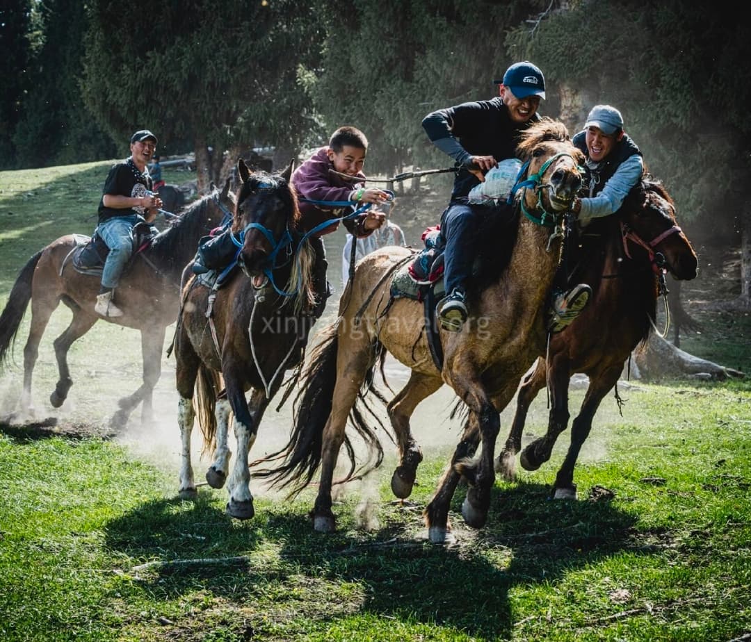 Kazakh-02.jpg Kazakh-02.jpg