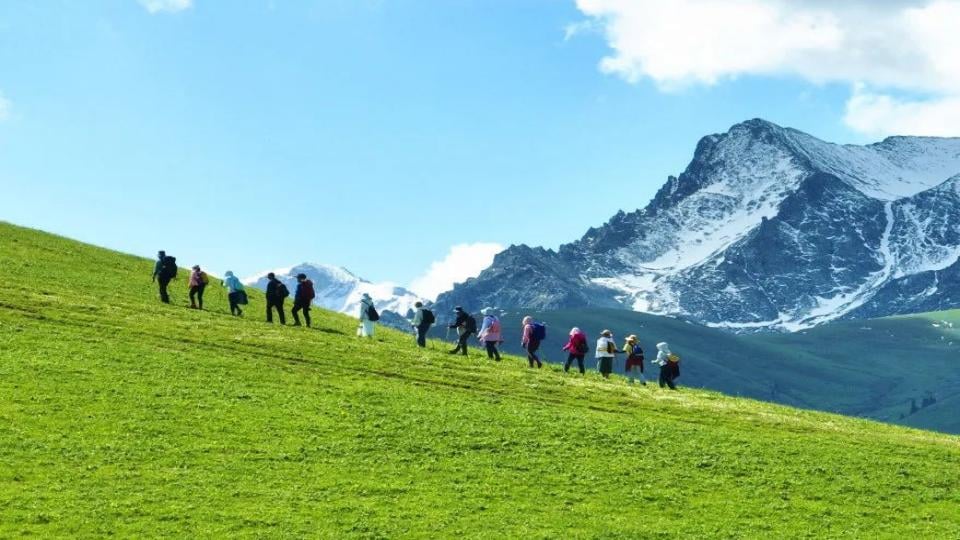 7-days-xinjiang-kalajun-luxurious-trekking-and-camping 7-days-xinjiang-kalajun-luxurious-trekking-and-camping