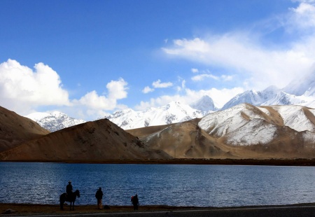 Karakul Lake.jpg Karakul Lake.jpg