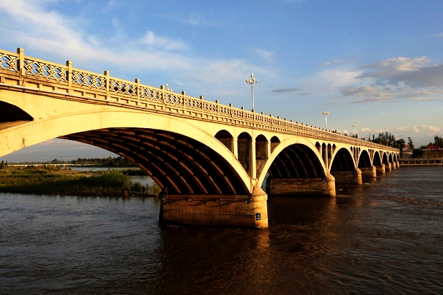 The-Ili-River-Bridge-1