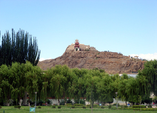 The-Swallow-Mountain-in-Wushi-4